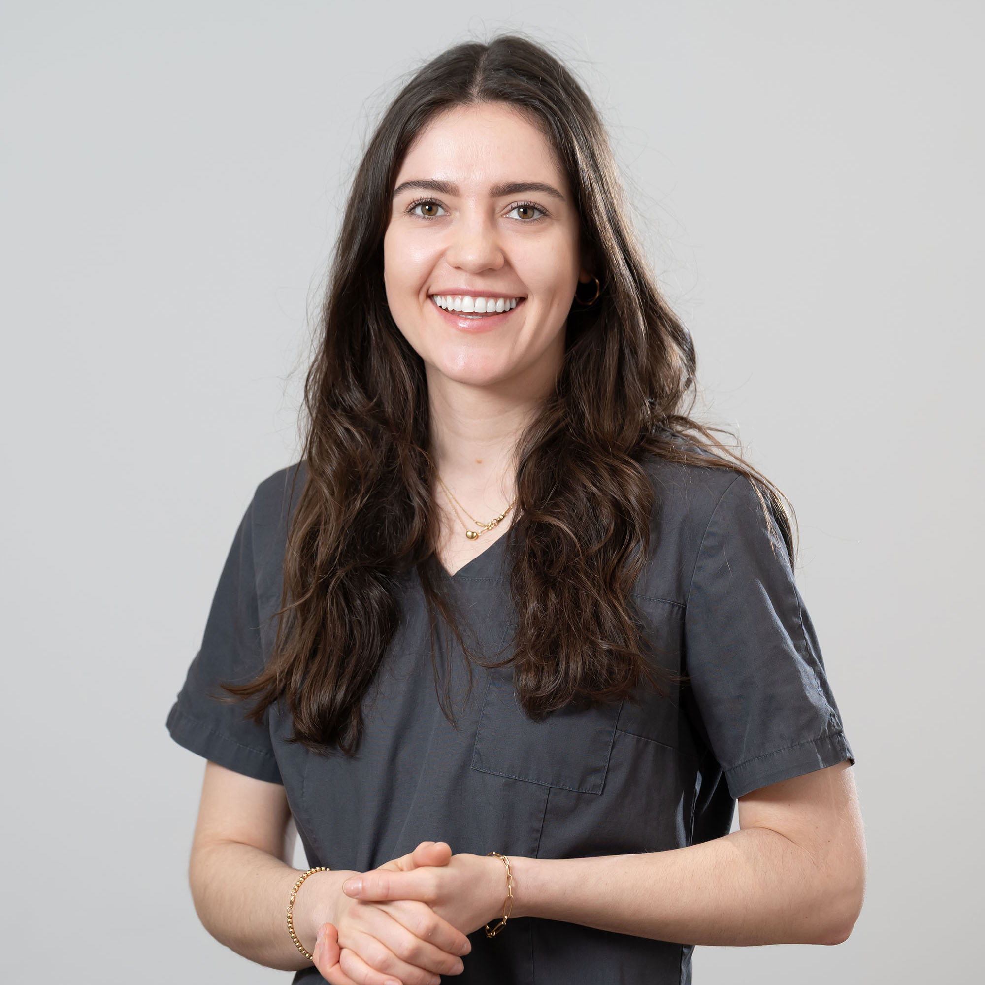 Dr. Laura Pannenbäcker Zahnärztin Dr. Laura Pannenbäcker Zahnärztin