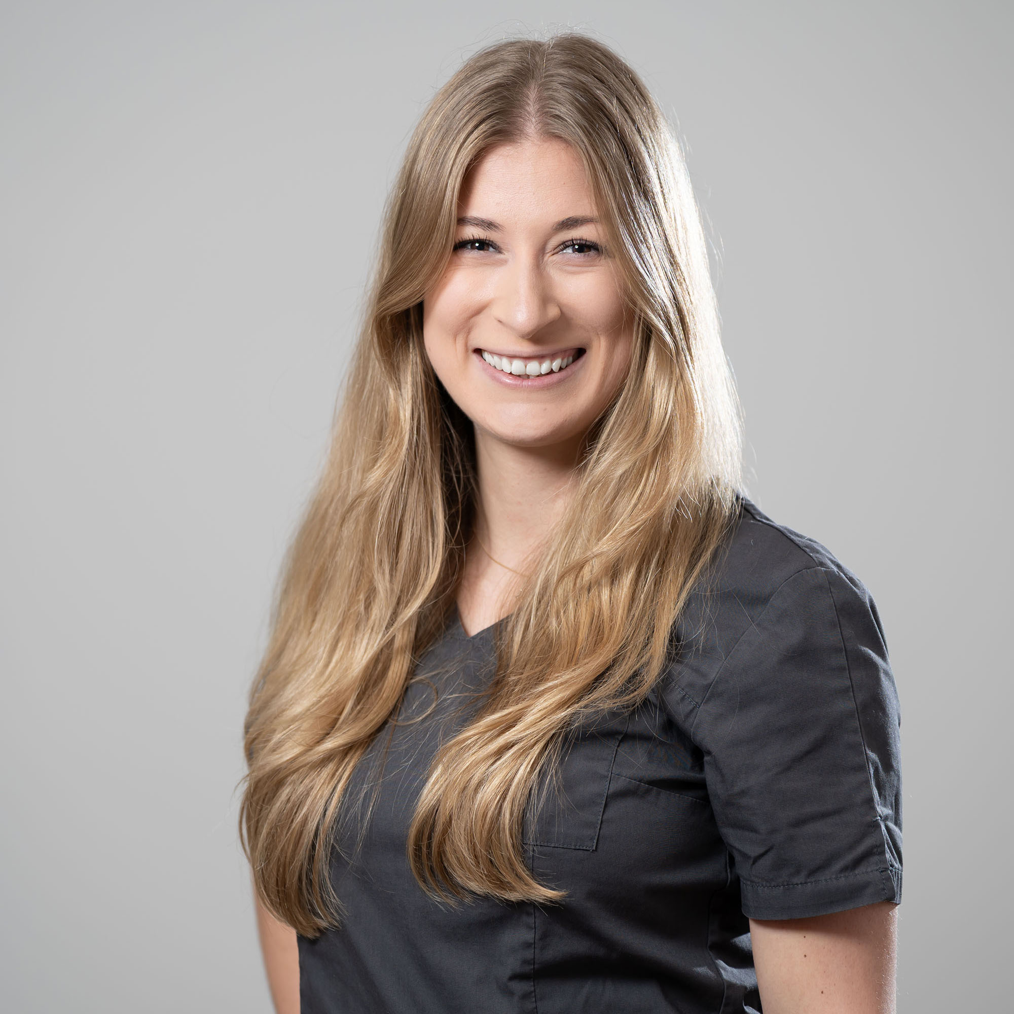 Aylin Kratzmeier Dentalhygienikerin Aylin Kratzmeier Dentalhygienikerin